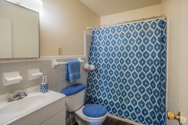 2 BR, 1 BA - 809 SF - Bathroom