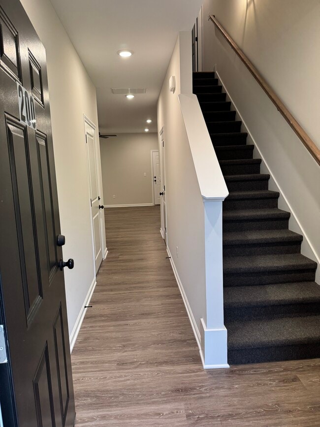 015-Habitación de hospital-5231402-grande - 205 Cherry Way