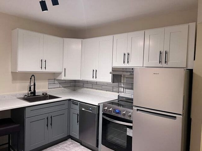 Photo - 1432 E Cheltenham Ave Unidad #2 Front