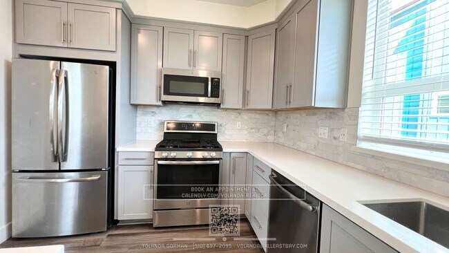 Photo - Modern Style and Sophistication, 2 En-Suite BR, 2.5 BA Townhouse with EV charging