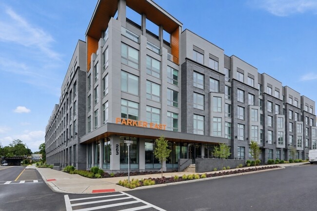 Building Photo - Parker East