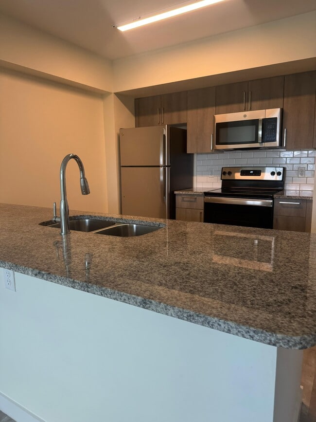 Building Photo - 11220 SW 2nd St Unit A2 Rental