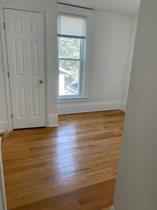 Photo - 202 Park St