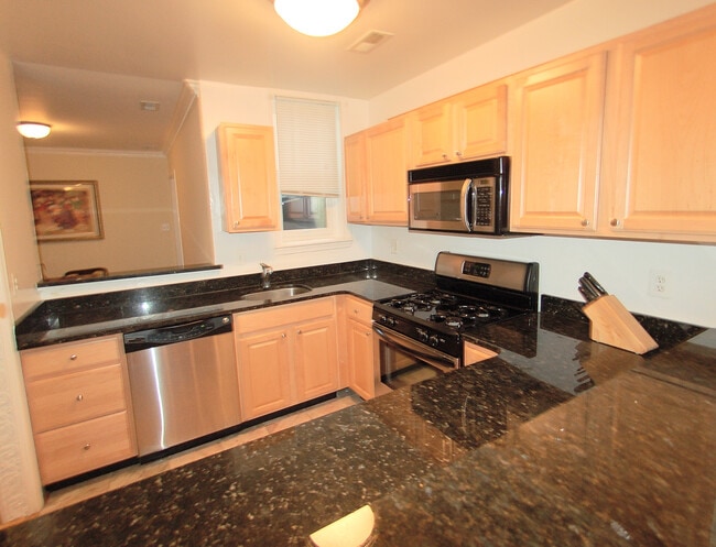 Photo - 60 Bates St NW