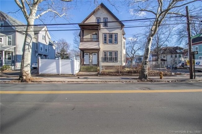 Building Photo - 565 Orchard St Rental
