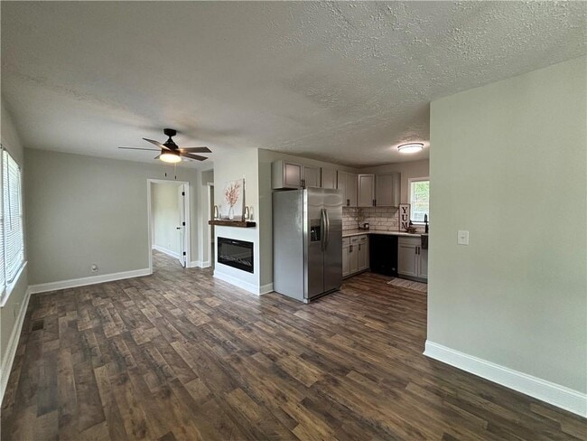 Photo - 61 W Rocky St