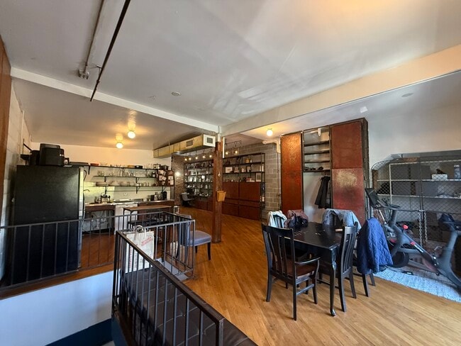 Photo - 1111 W Randolph St