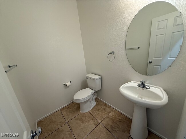 Building Photo - 6128 Pine Villa Ave Unit 102 Rental