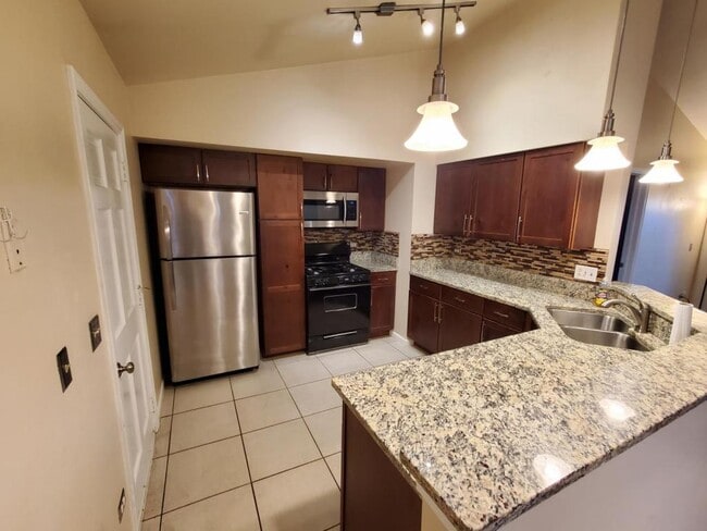 Photo - 357 Bloomfield Ln