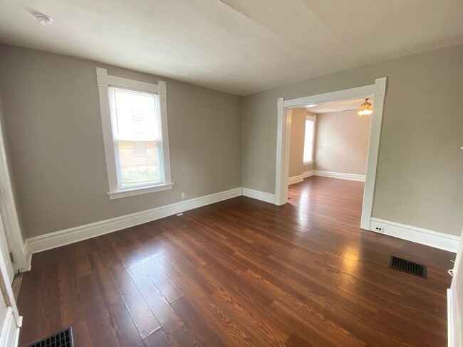 Photo - Hunter Ave 1444-1446 MLR (LH2) Unit 1446