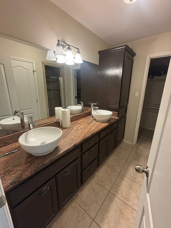 Photo - 4014 Shahram Dr