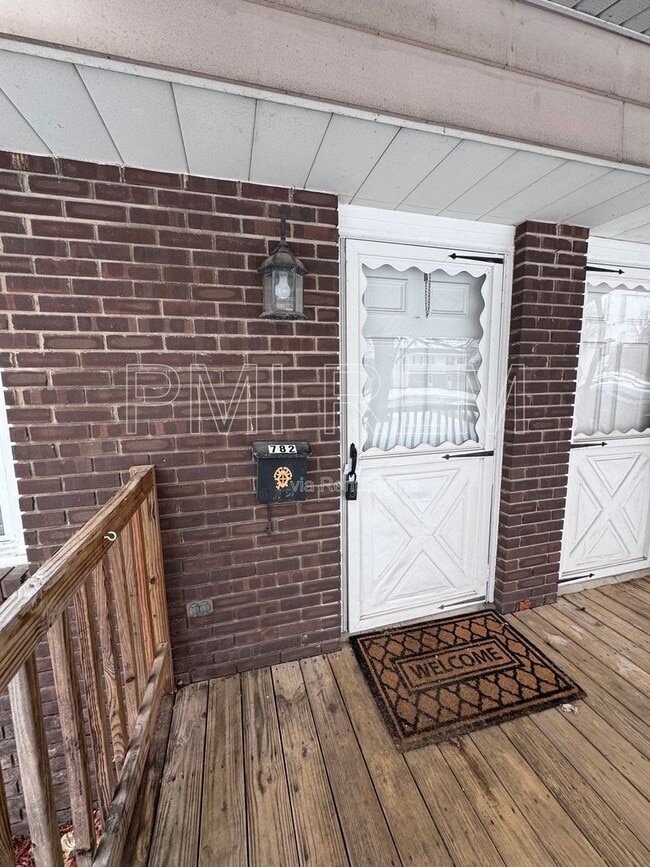 Photo - 782 Akron Blvd