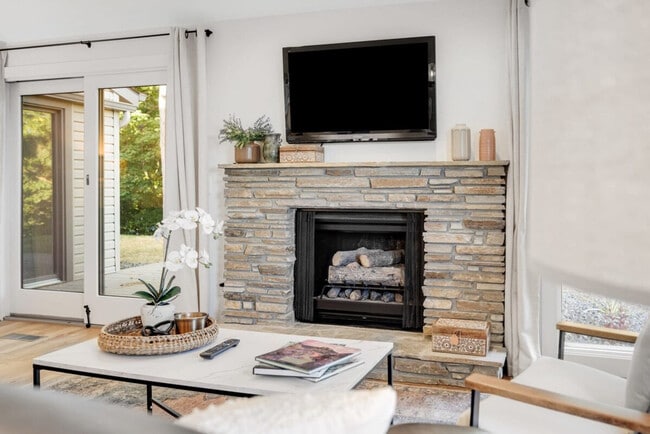 Photo - 2890 N Mountain Rd Unidad ID1324061P