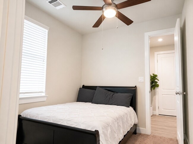 Photo - 731 Janisch Rd