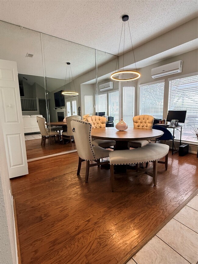 Photo - 3118 Lakefield Way