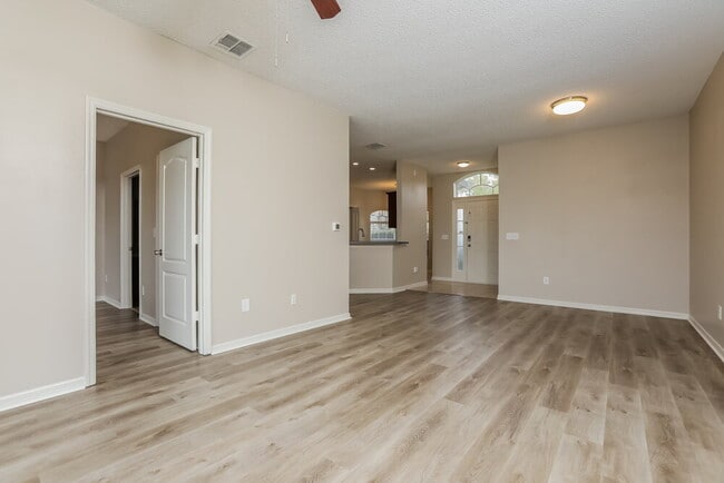 Photo - 4876 Waterside Pointe Cir