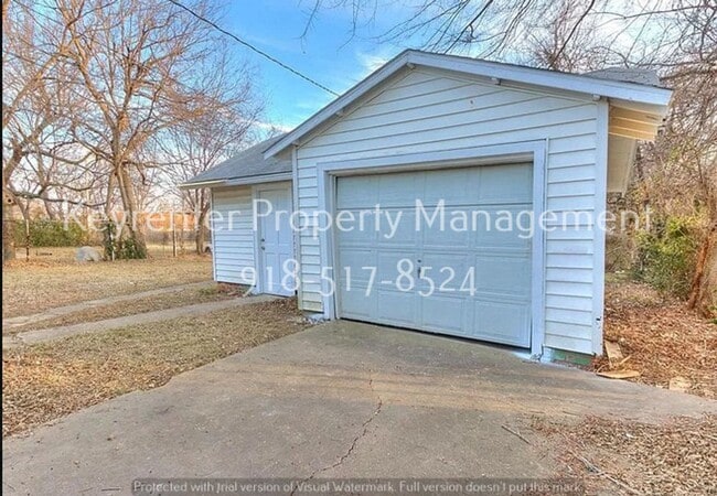 Building Photo - Charming 3 bedroom/2 bath home!