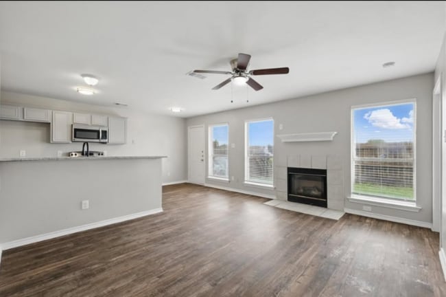 Photo - 310 California Dr