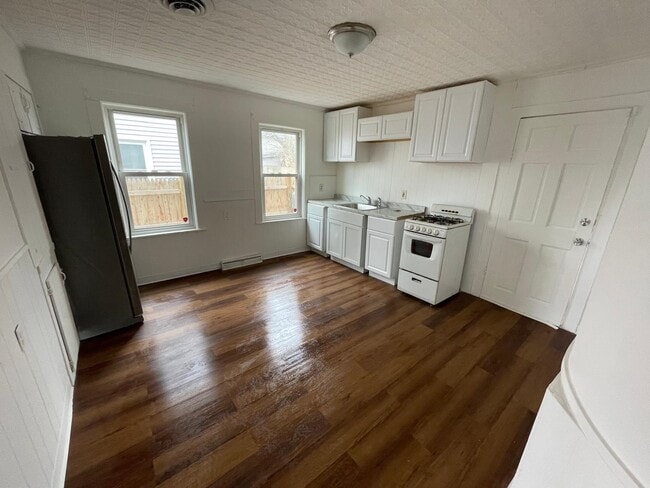 Building Photo - 7 Shedds Ave