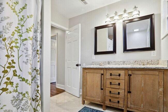 Photo - 2225 Beecher Cir SW