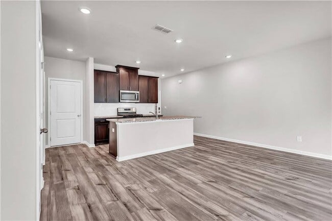 Photo - 1575 Villageside Ct