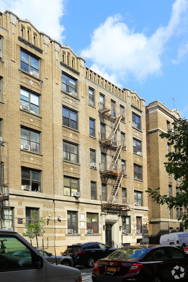 Photo - 74-76 Pinehurst Ave Apartments