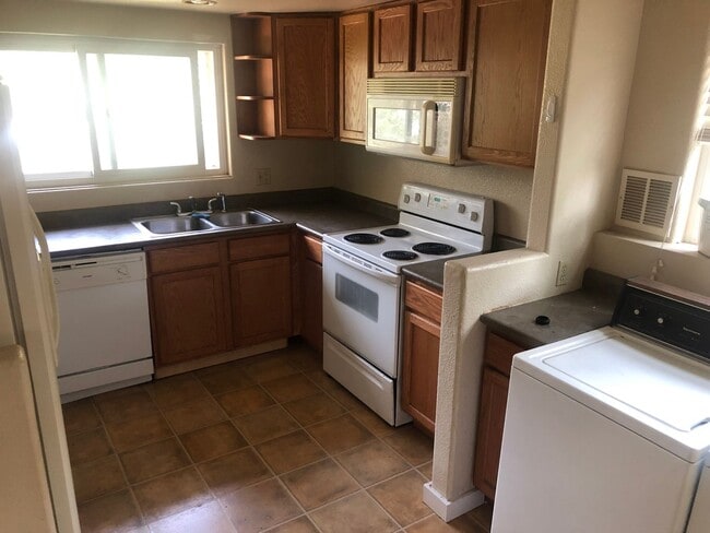 Photo - 2227 S Williams St