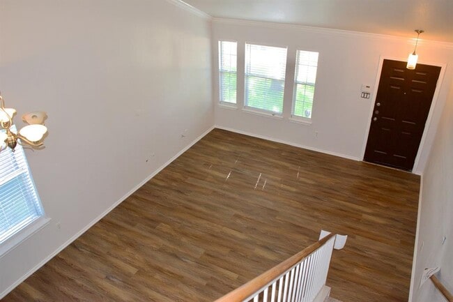 1708 Darjeeling Dr
