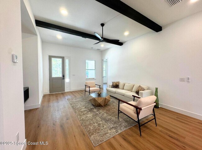 Photo - 410 Flat River St SW