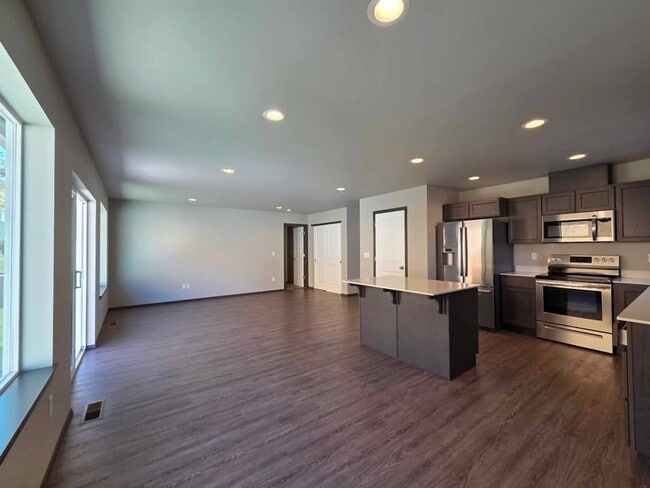 Photo - Gorgeous, 3 Bed, 2 Bath HOUSE in Coveted East Wenatchee!