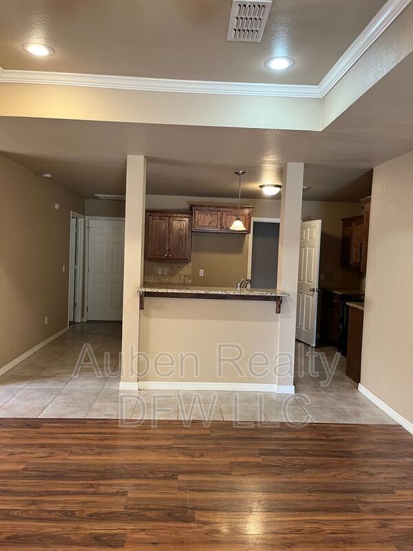 Photo - 2800 Steve's Way