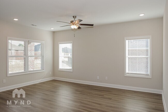 Photo - 221 Pine Is Ave