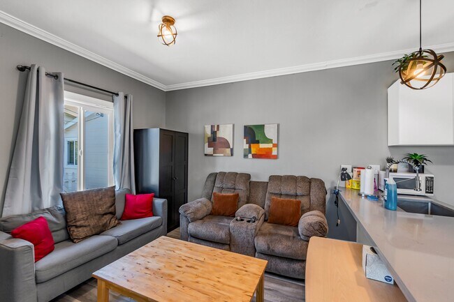 Photo - 701 Railroad Ave Unidad A