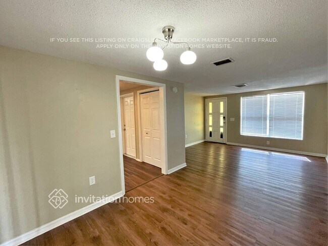4850 Samara Dr