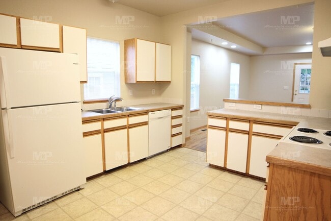 Photo - 522 S Whitcomb St