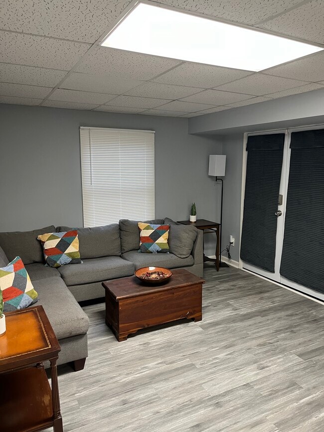 Building Photo - 2013 Addison Rd NE Unit Spacious Private