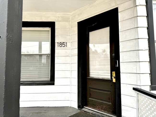 Photo - 1851 W 58th St Unidad LOWER