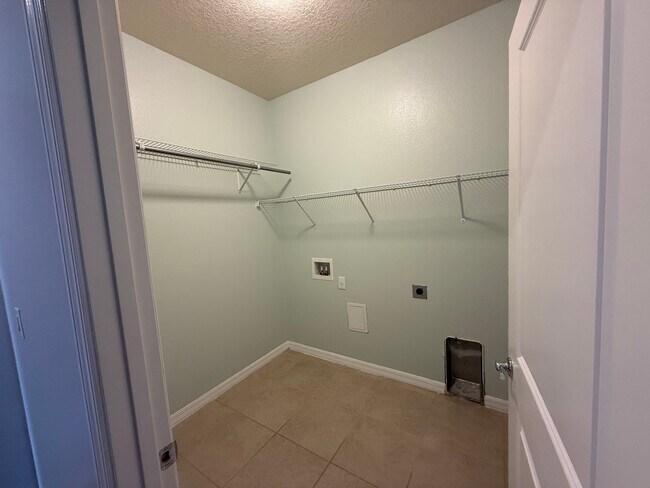 Photo - 12374 Eastpointe Dr