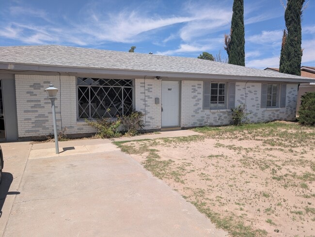 Photo - 507 E Mescalero Rd