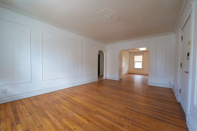 Photo - 724 Heman Ave