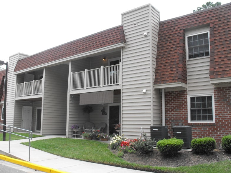 Foxcroft I Apartments For Rent in Hampton, VA