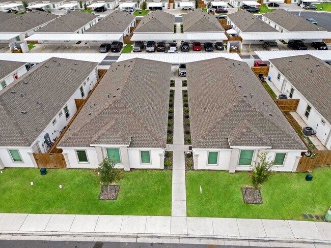 Photo - MOVE IN SPECIAL! - Beautiful 3bed/2bath Home in Edinburg -$1,000.00