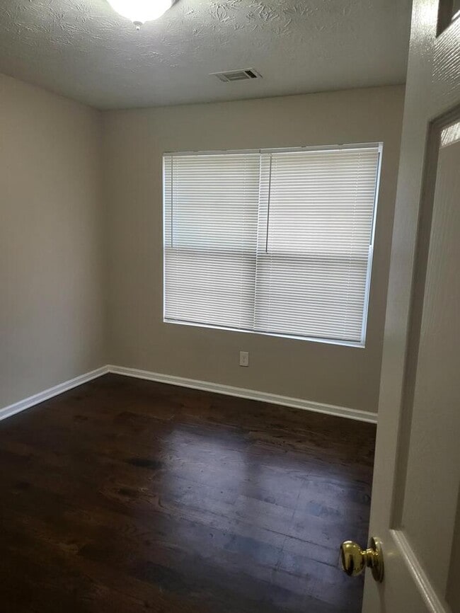 Photo - 4 bedroom Townhouse in Monroe