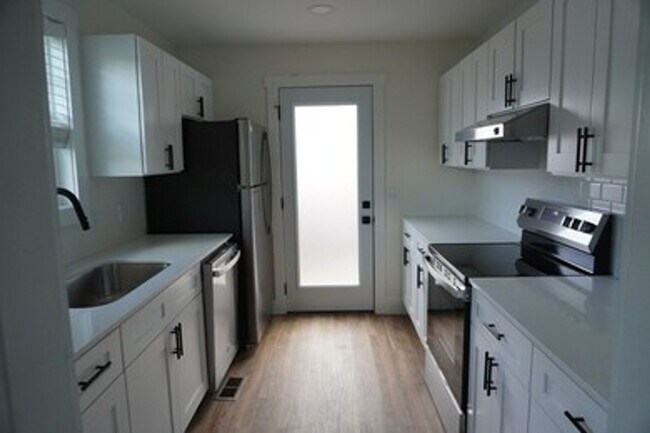 Photo - 2128 Sharondale Dr Unit 2128 Sharondale Drive,  D