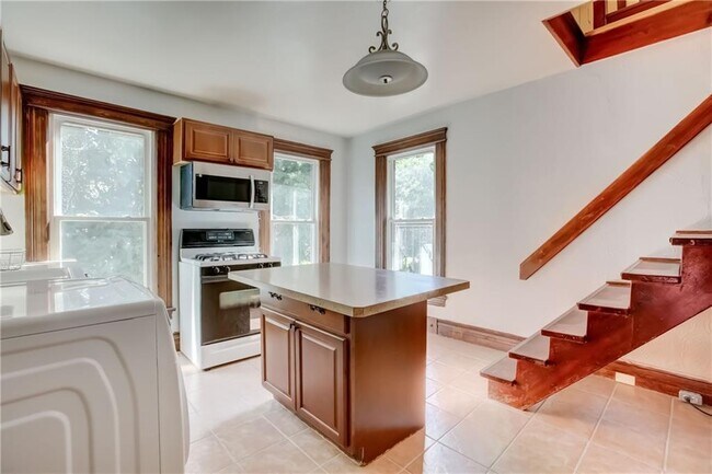 Photo - 32 Birch Crescent St Unit 3