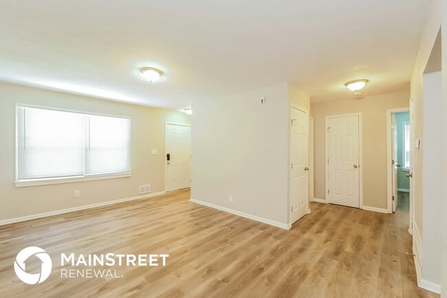 Photo - 2411 E 77th St