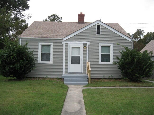 Building Photo - Beautiful 2BR single family with detached ... Rental