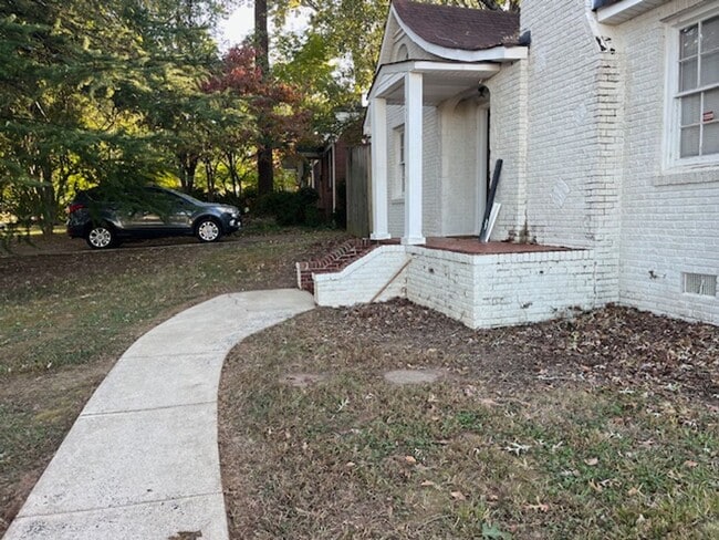 Photo - 1339 St Julien St
