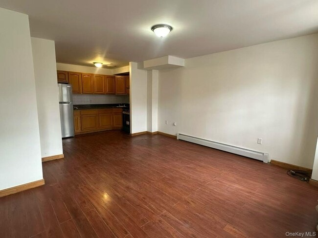 Photo - 697 Sheffield Ave Unit 2fl