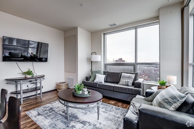 2BR, 2BA - 954SF